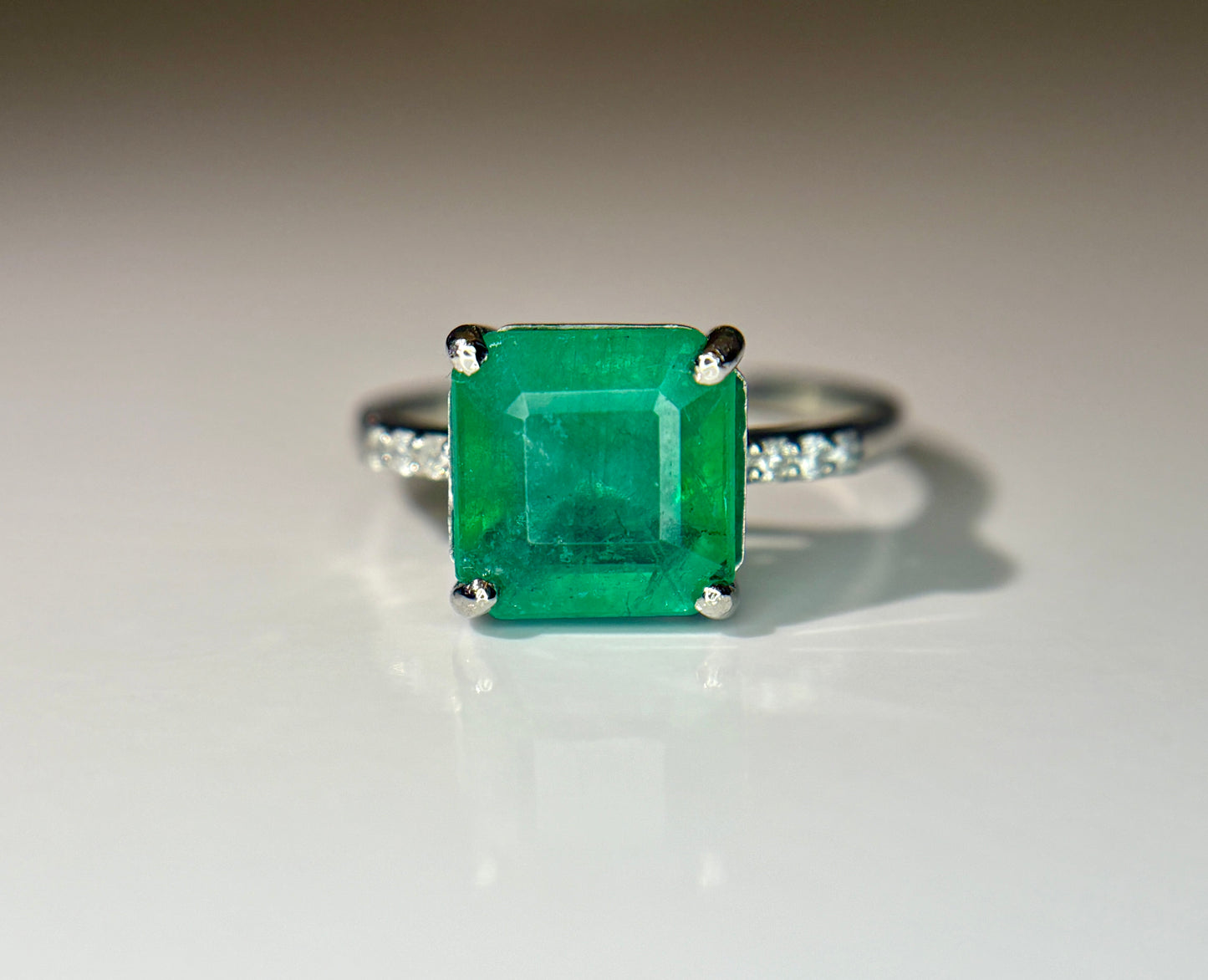 Beautiful 2.65 CT Natural Emerald Ring With Natural Diamonds & Platinum 950