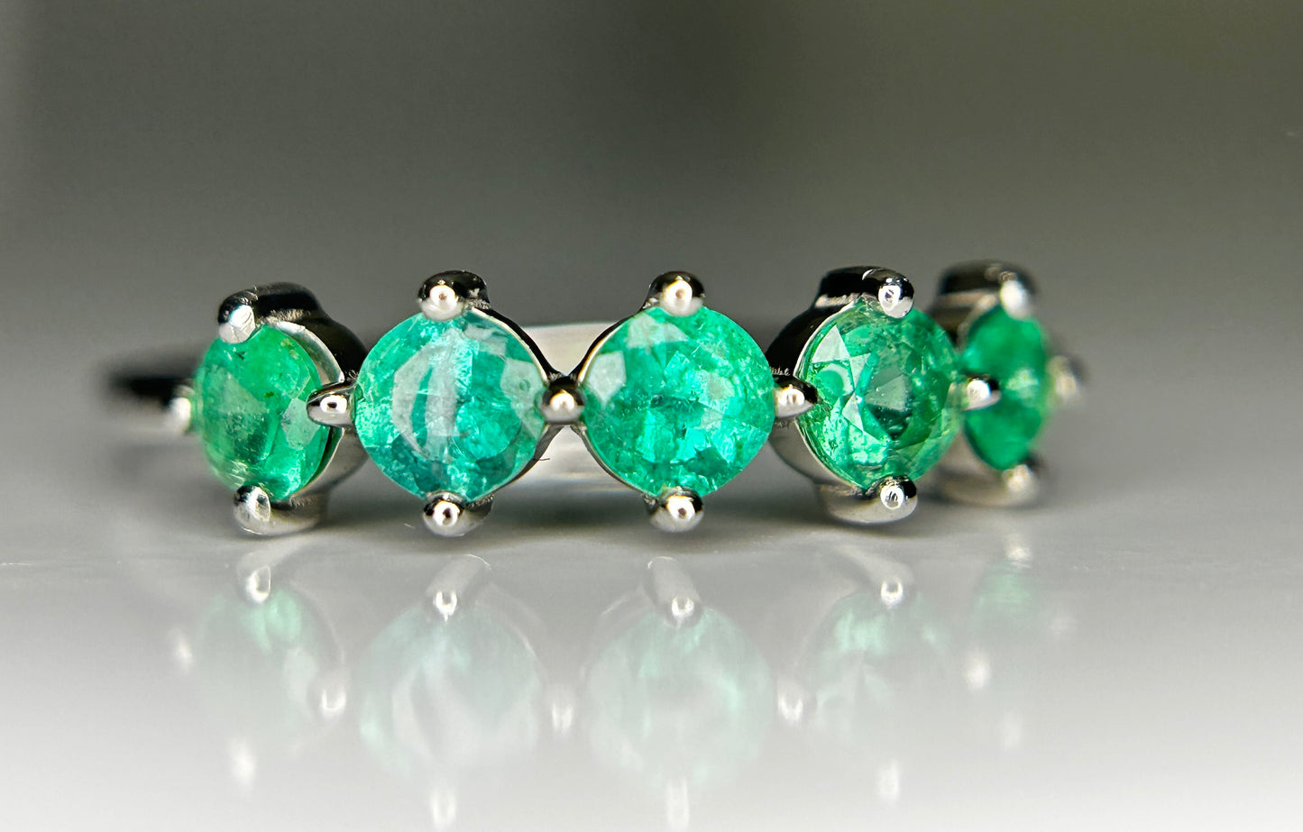 Beautiful 0.59Ct Natural Emerald Ring & Platinum 950