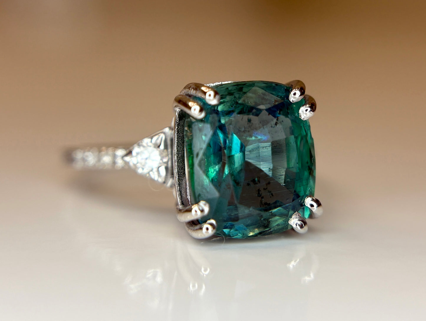 Beautiful Natural Emerald 4.75 CT With Natural Diamonds & 18k Gold