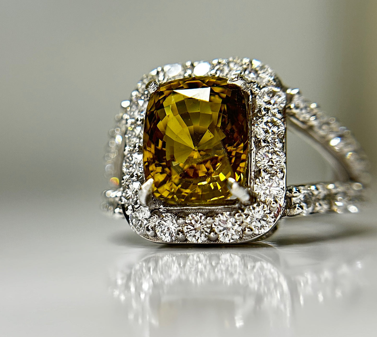 GIA Certified Natural Alexandrite 4.17ct Ring With 1.55 Cts Diamond & 18k White