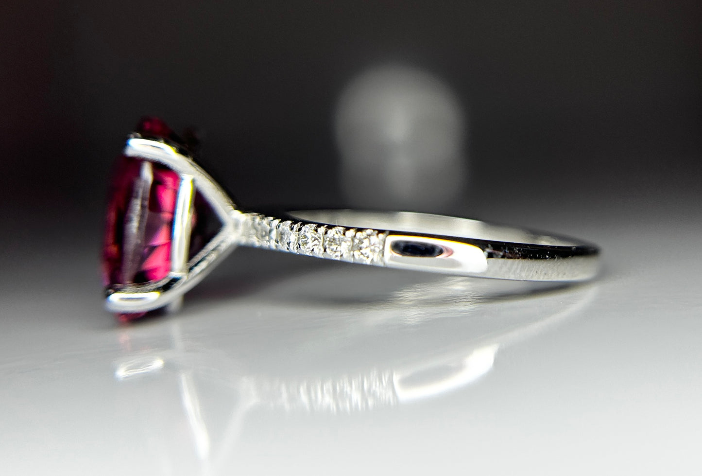 Beautiful 3.60CT Natural Pink Tourmaline With Natural Diamonds & 18k Gold