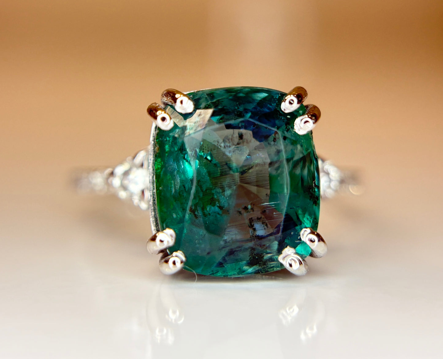 Beautiful Natural Emerald 4.75 CT With Natural Diamonds & 18k Gold