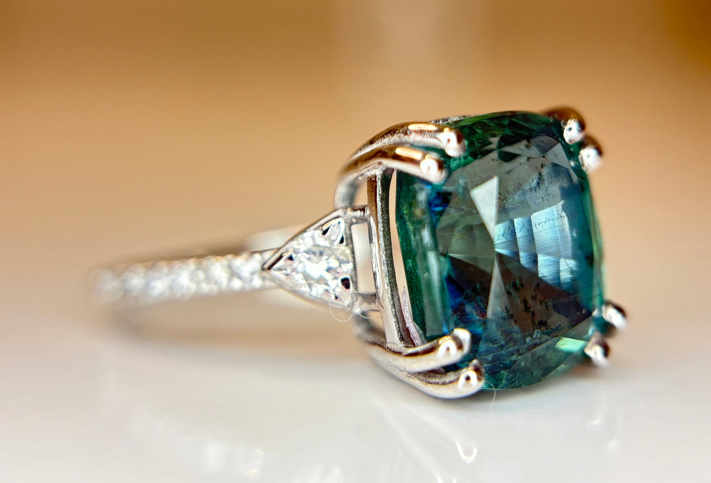 Beautiful Natural Emerald 4.75 CT With Natural Diamonds & 18k Gold