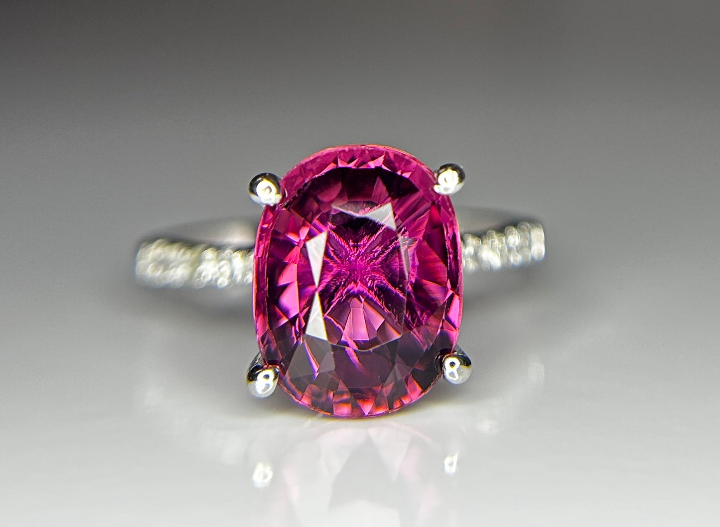 Beautiful 3.60CT Natural Pink Tourmaline With Natural Diamonds & 18k Gold