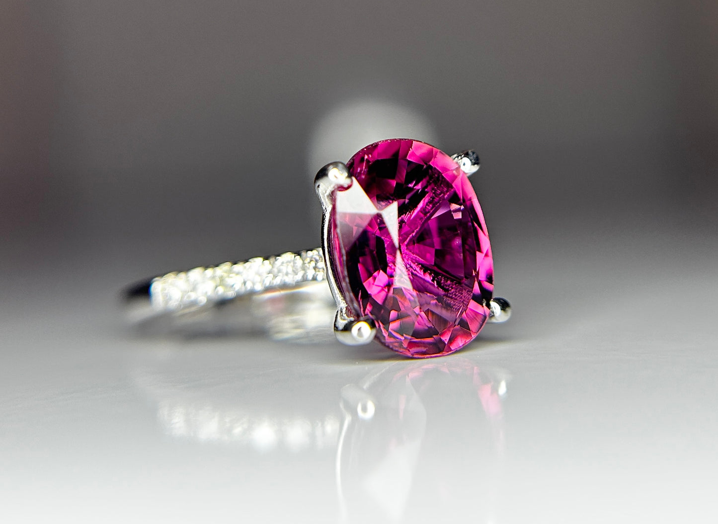 Beautiful 3.60CT Natural Pink Tourmaline With Natural Diamonds & 18k Gold