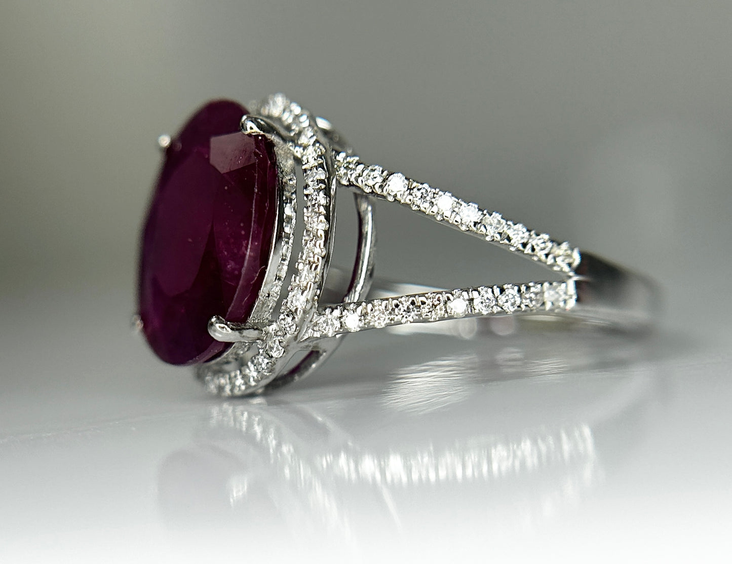 Natural Burma Ruby 3.77Ct With Natural Diamonds & 18k Gold