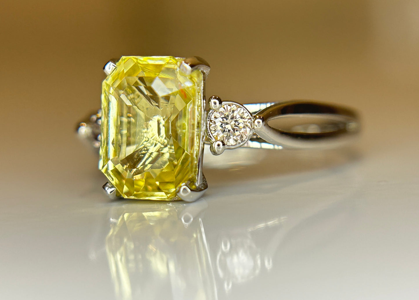 Beautiful 2.40ct Unheated Untreated Natural Ceylon Yellow Sapphire Diamonds & 950 Platinum