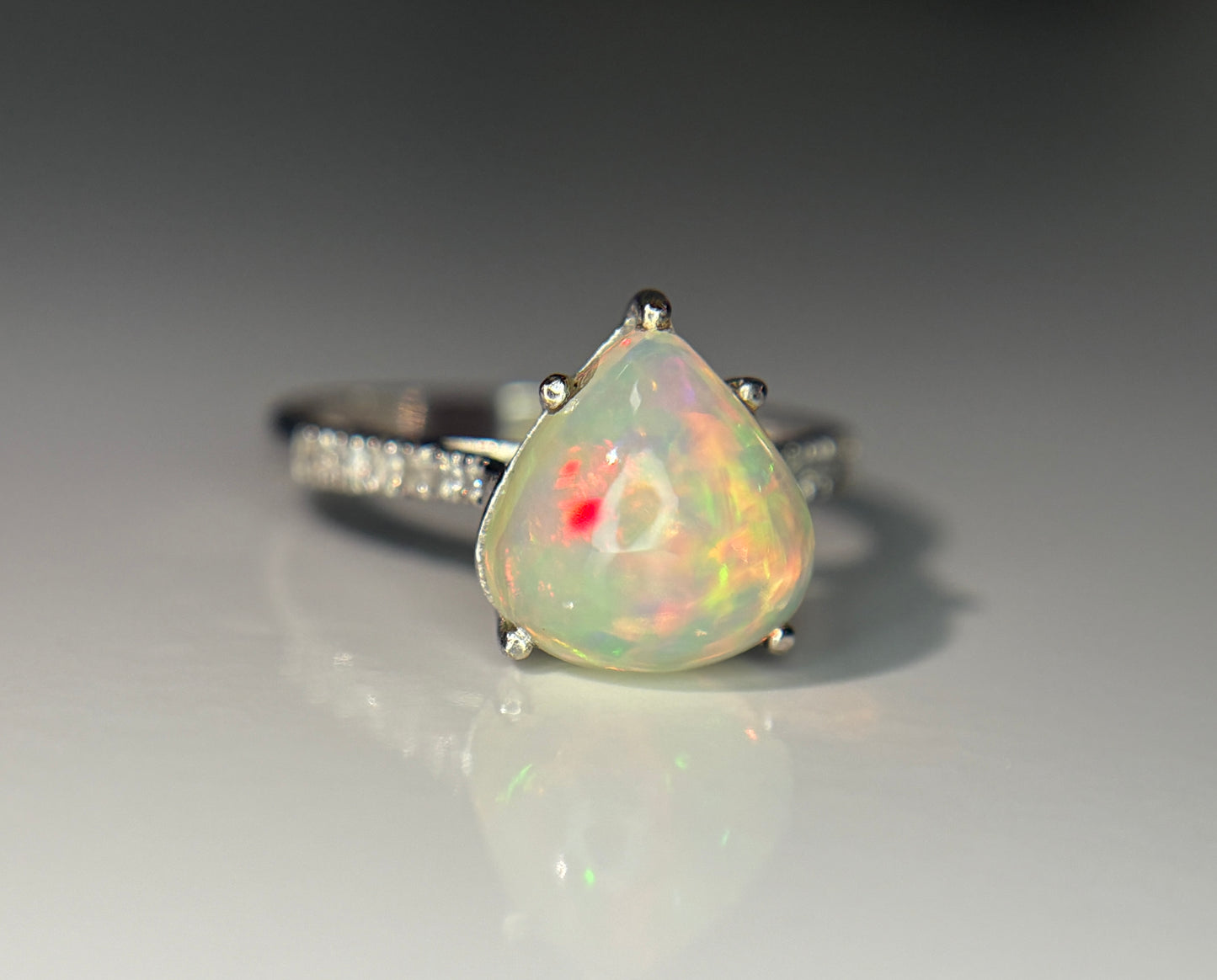 Beautiful Natural Fire Opal 2.16 CT Ring With Natural Diamond and 18k Gold