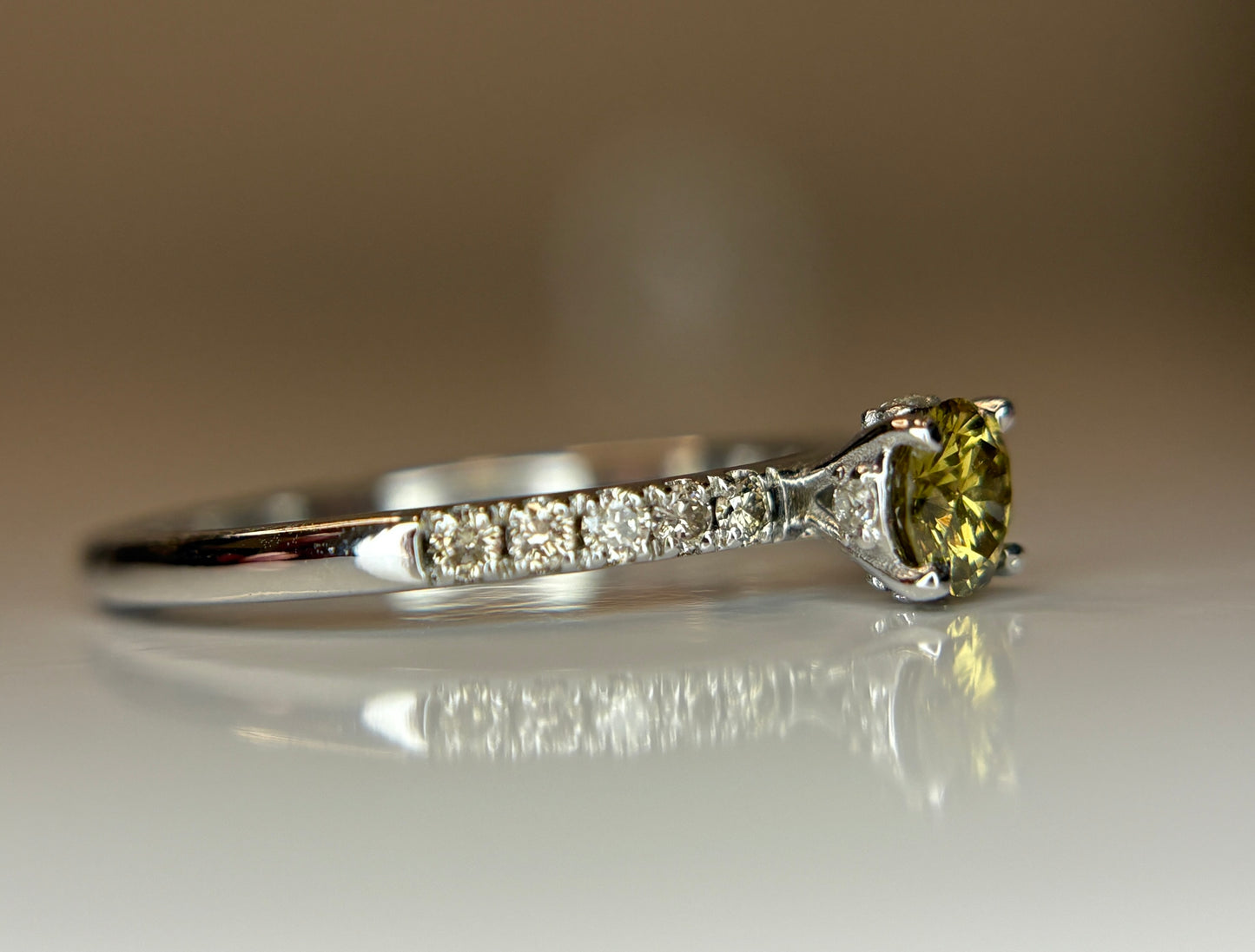 Beautiful 0.26 Ct Natural Champagne Solitaire Diamond & 18k Gold