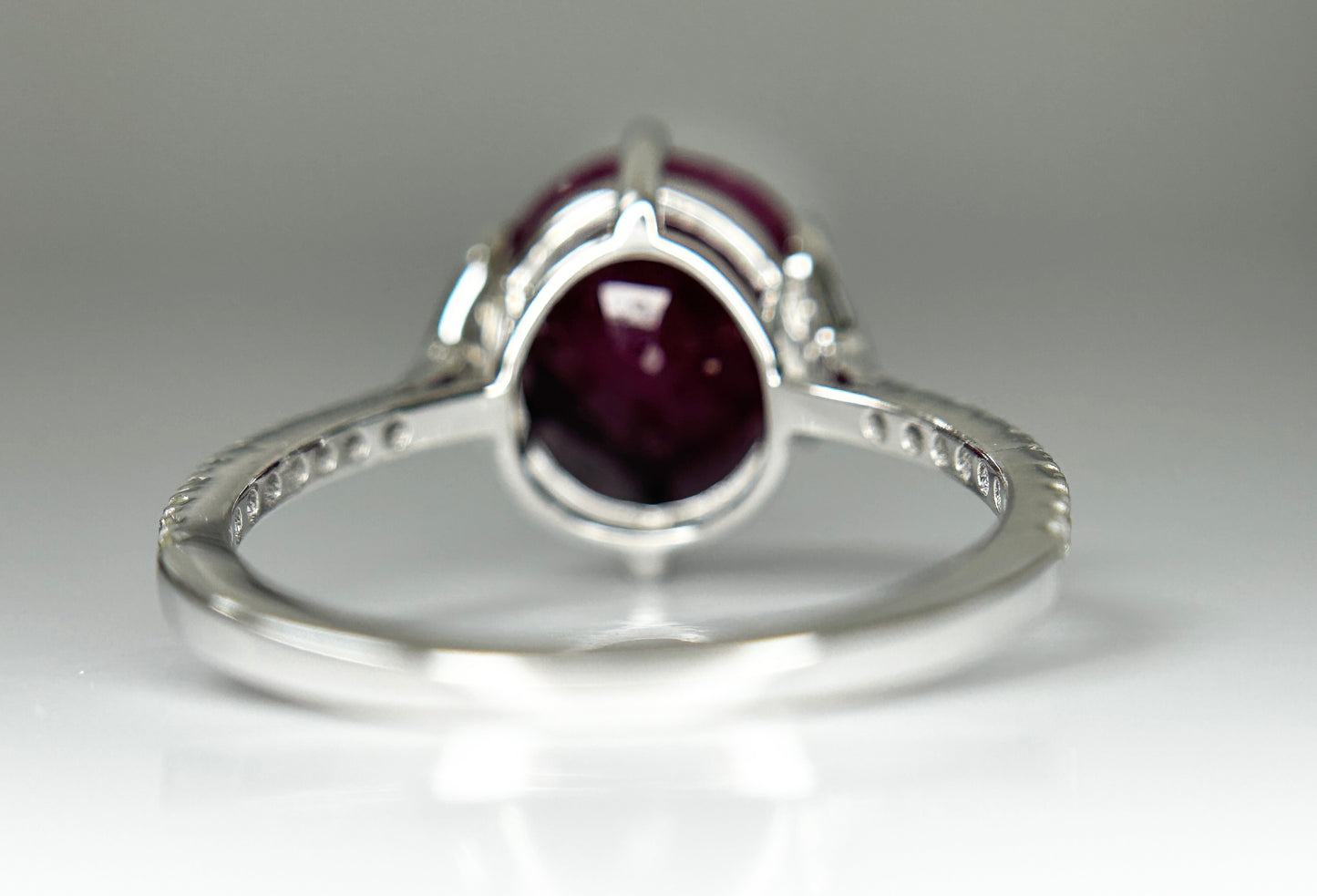 Natural Burma Ruby Unheated/Untreated 6.19 Ct With Natural Diamonds & 18k Gold