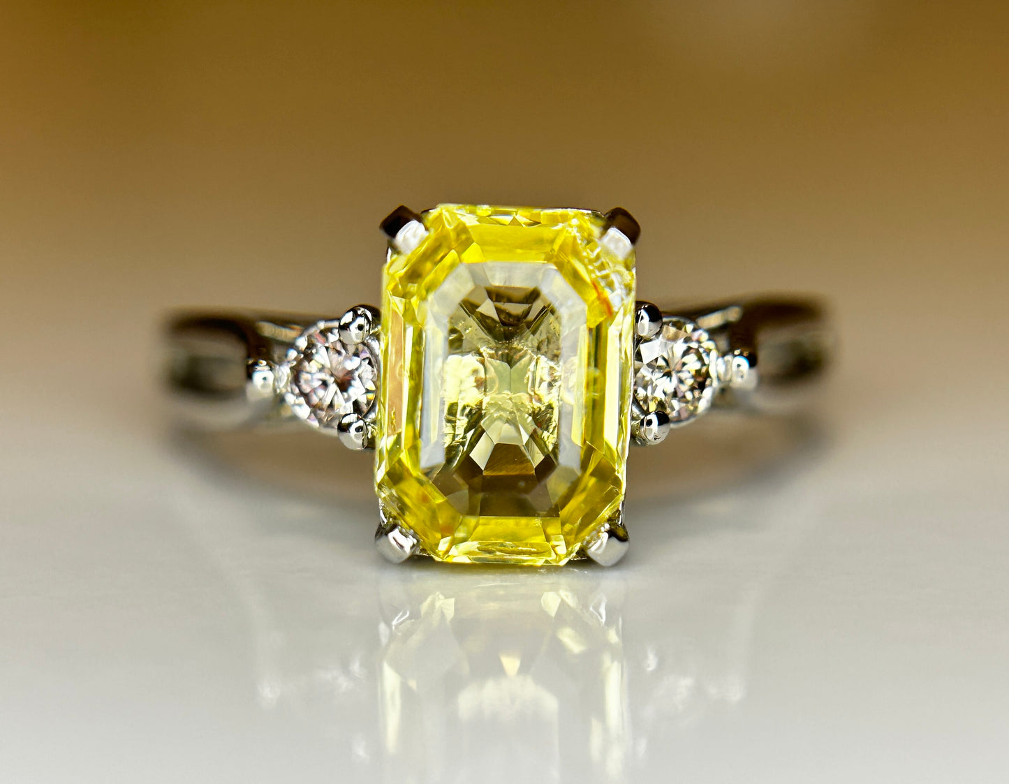 Beautiful 2.40ct Unheated Untreated Natural Ceylon Yellow Sapphire Diamonds & 950 Platinum