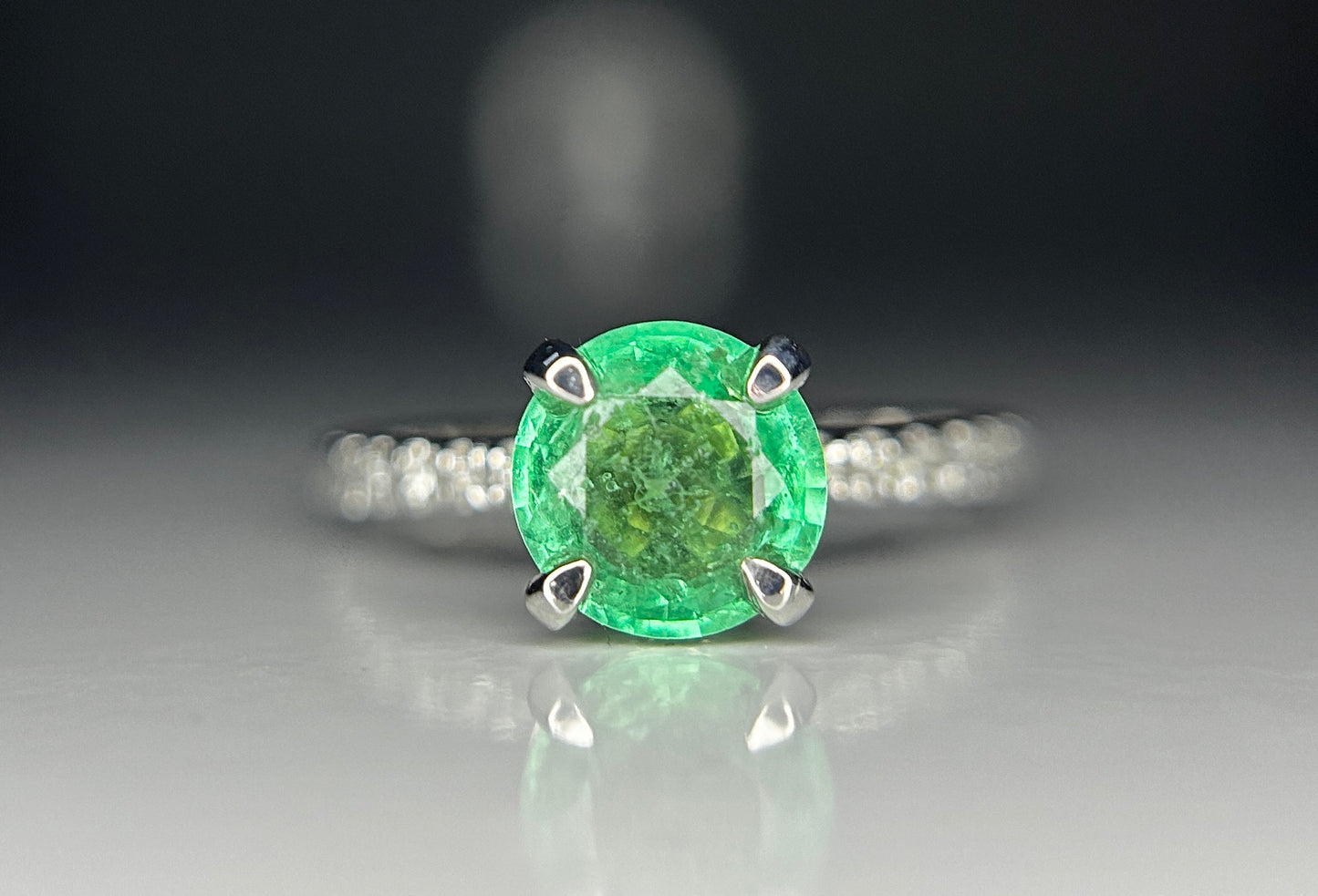 Beautiful 1.03ct Natural Emerald With Natural Diamonds & 18k Gold