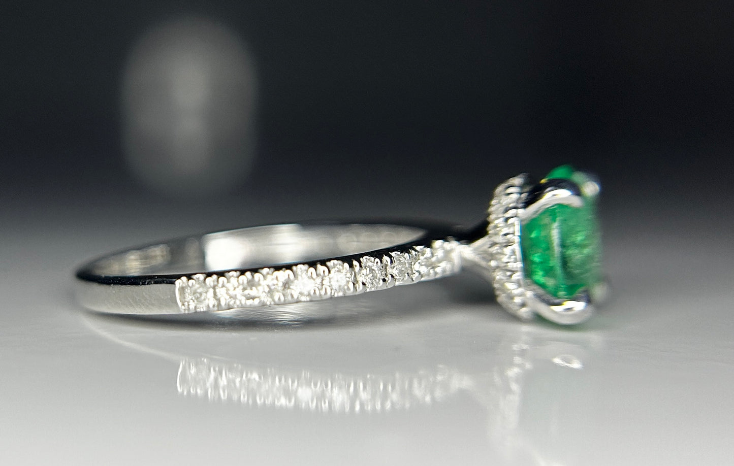 Beautiful 1.03ct Natural Emerald With Natural Diamonds & 18k Gold
