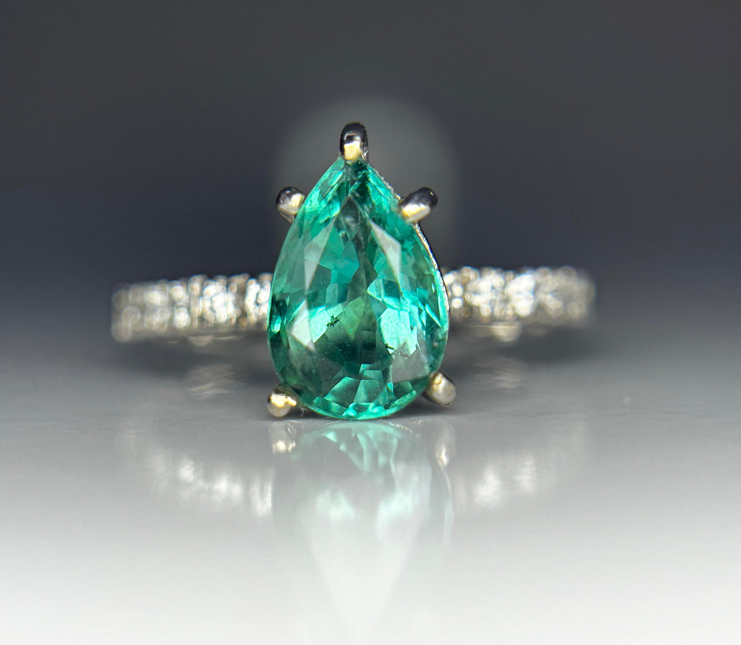 Beautiful Natural Emerald With Natural Diamonds & 18k Gold