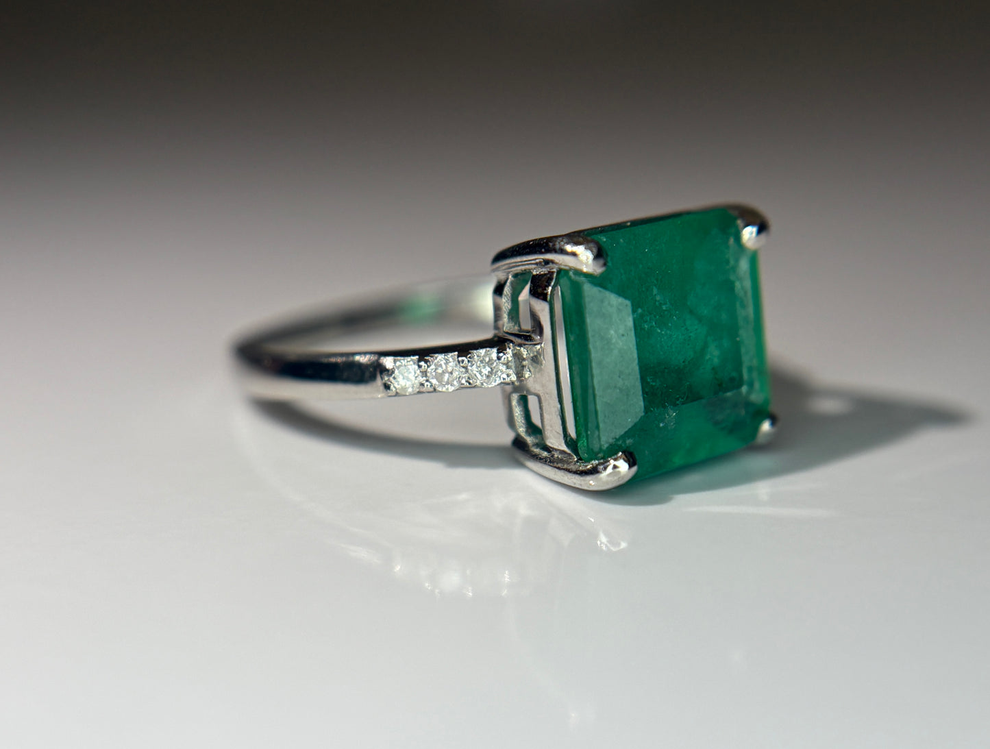 Beautiful 2.65 CT Natural Emerald Ring With Natural Diamonds & Platinum 950