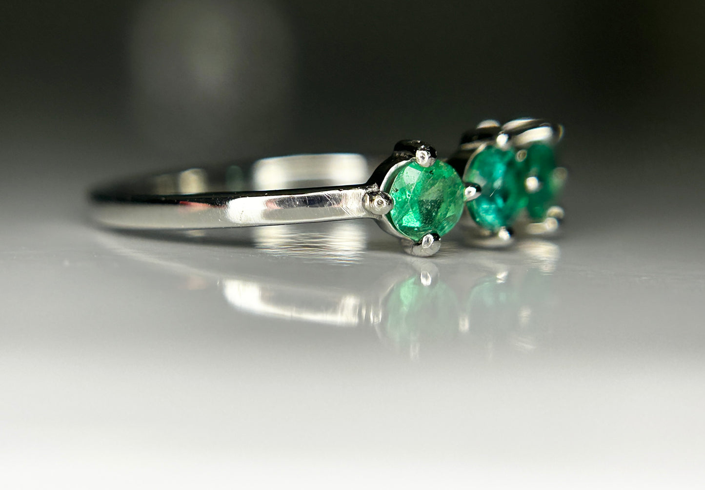 Beautiful 0.59Ct Natural Emerald Ring & Platinum 950