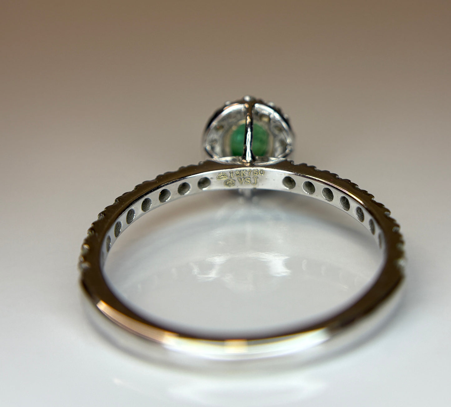 Beautiful 0.42 CT Natural Emerald With Natural Diamonds & 18k Gold