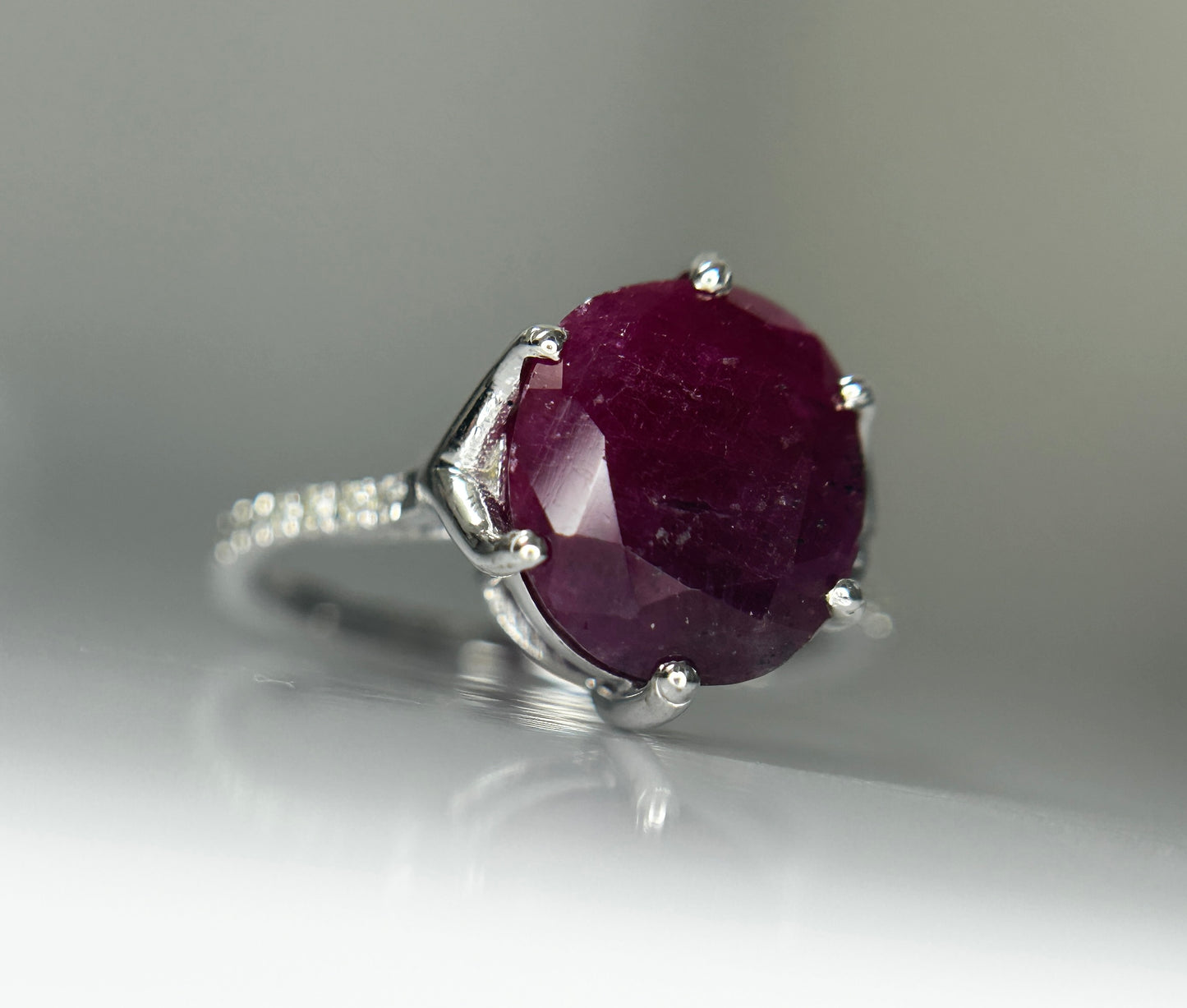 Natural Burma Ruby Unheated/Untreated 6.19 Ct With Natural Diamonds & 18k Gold