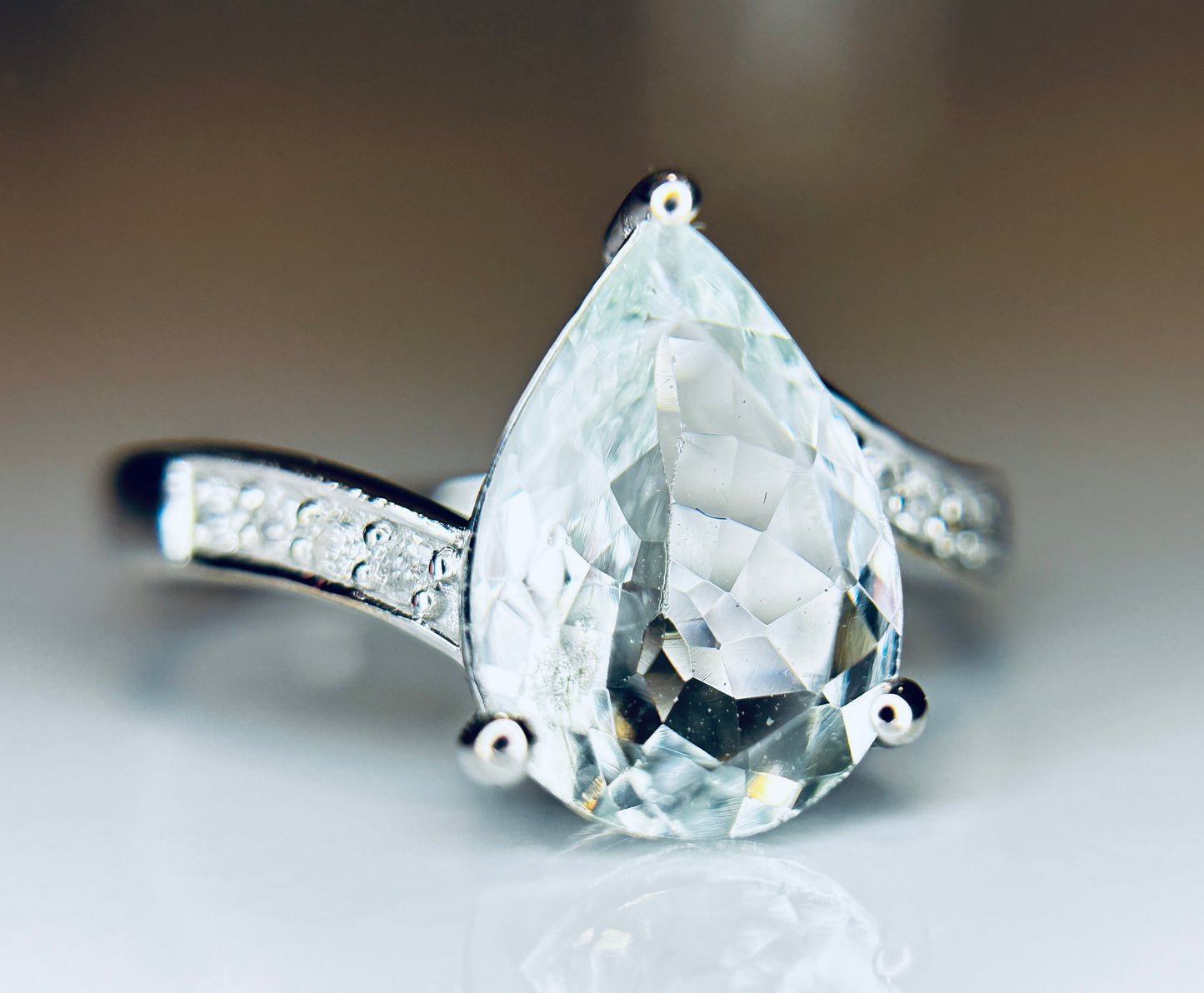 Beautiful 2.60 CT Natural Aquamarine Ring With Natural Diamonds & 18k White Gold