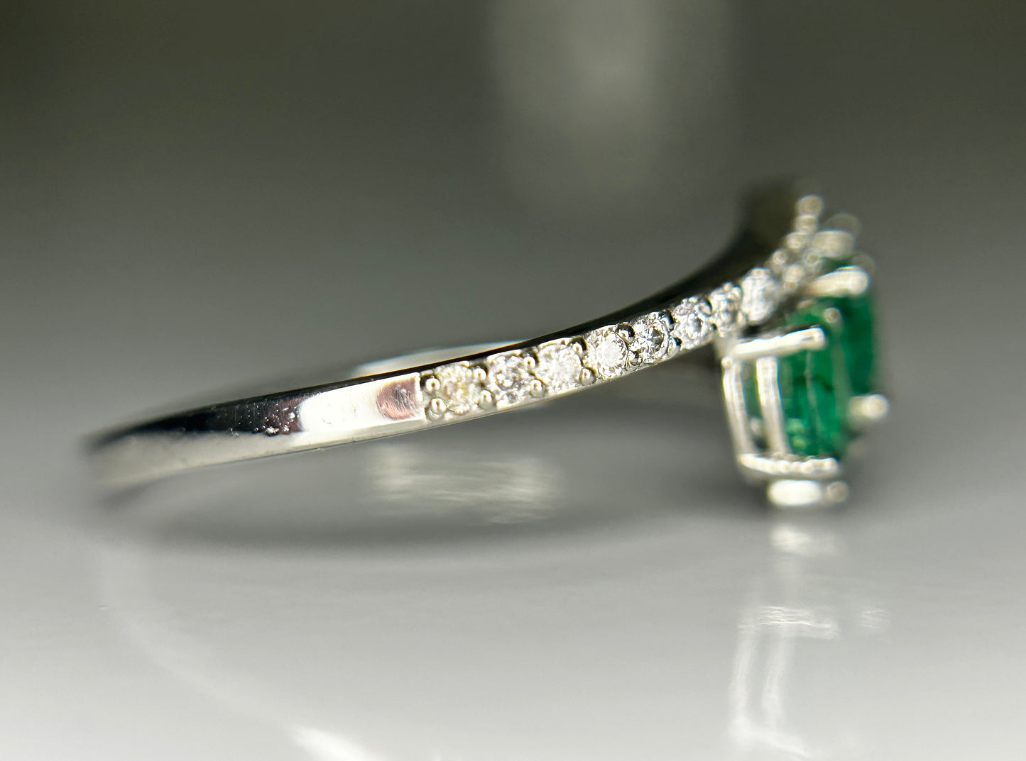 Beautiful 0.62Ct Natural Emerald Ring With Natural Diamonds & Platinum 950