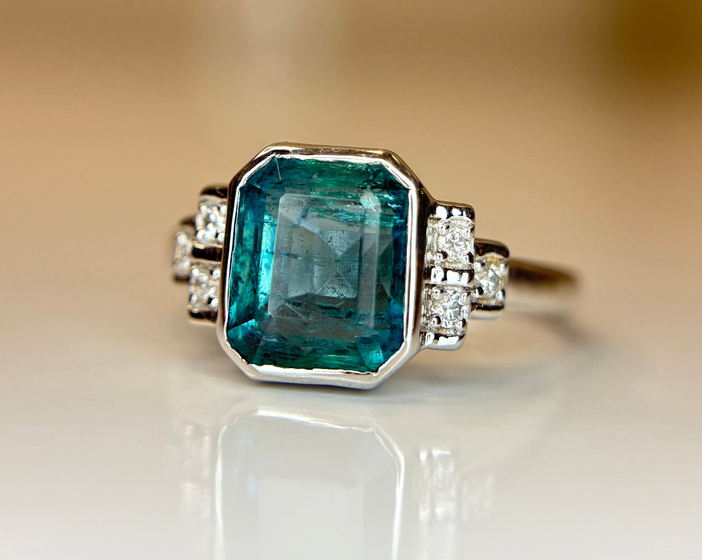 Beautiful 3.32 CT Natural Emerald With Natural Diamonds & 18k Gold
