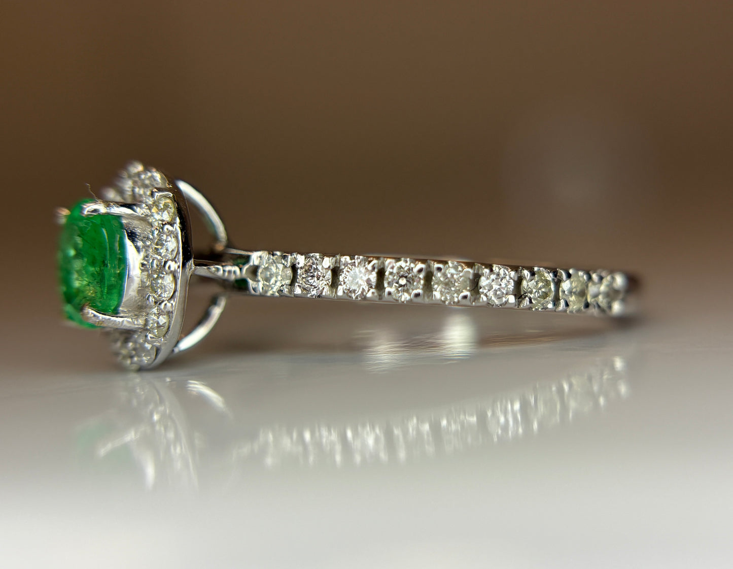Beautiful 0.42 CT Natural Emerald With Natural Diamonds & 18k Gold