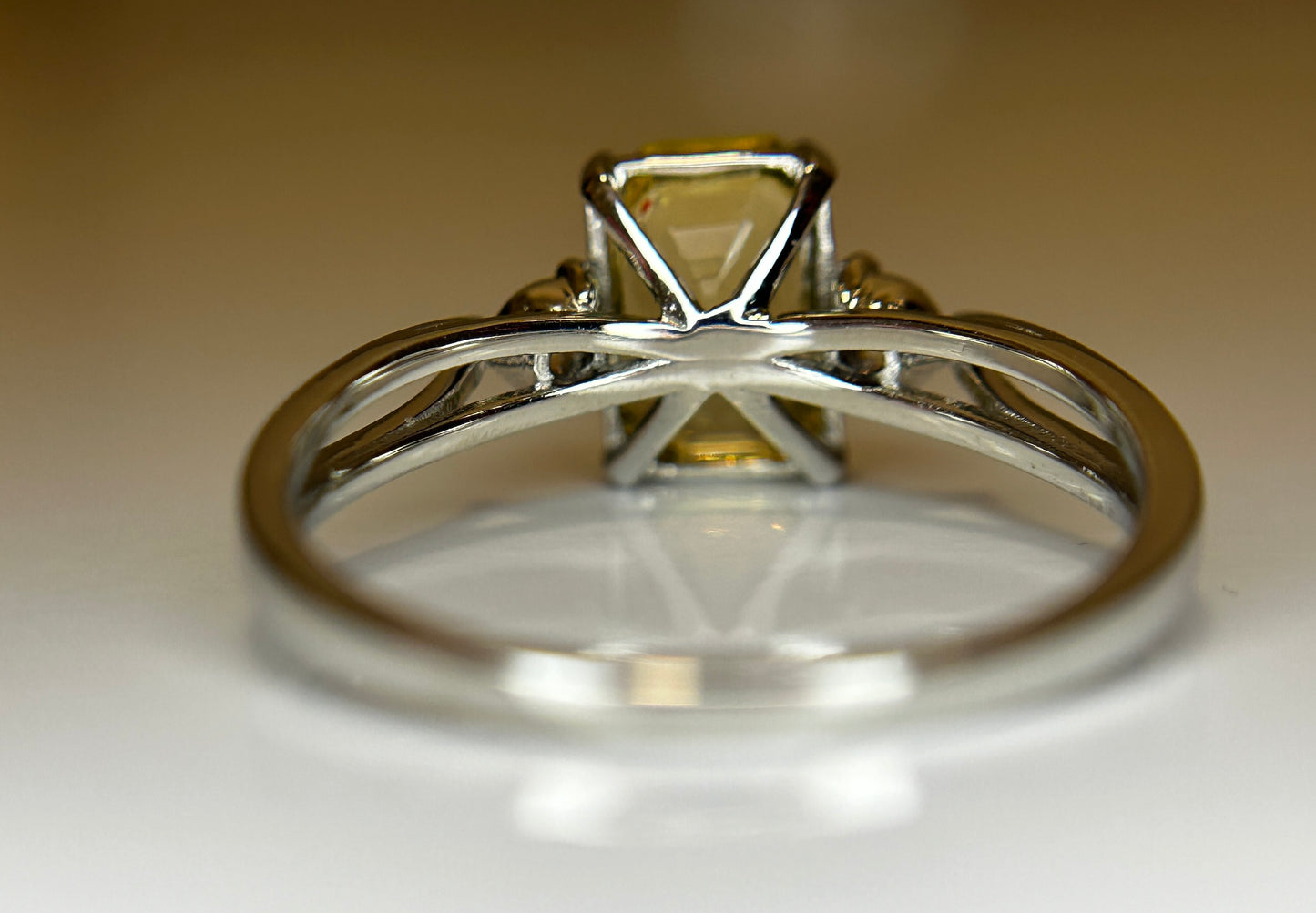 Beautiful 2.40ct Unheated Untreated Natural Ceylon Yellow Sapphire Diamonds & 950 Platinum