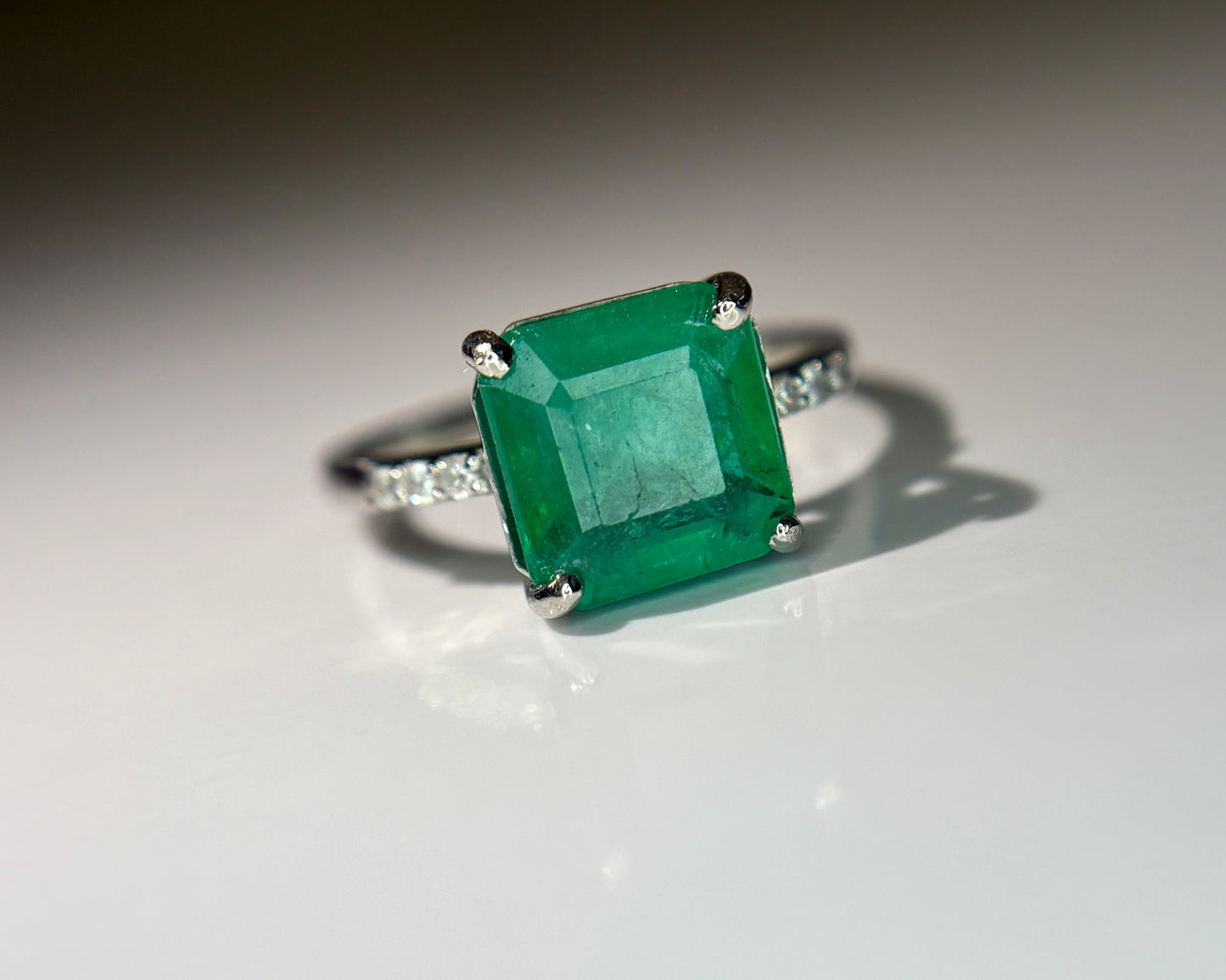 Beautiful 2.65 CT Natural Emerald Ring With Natural Diamonds & Platinum 950