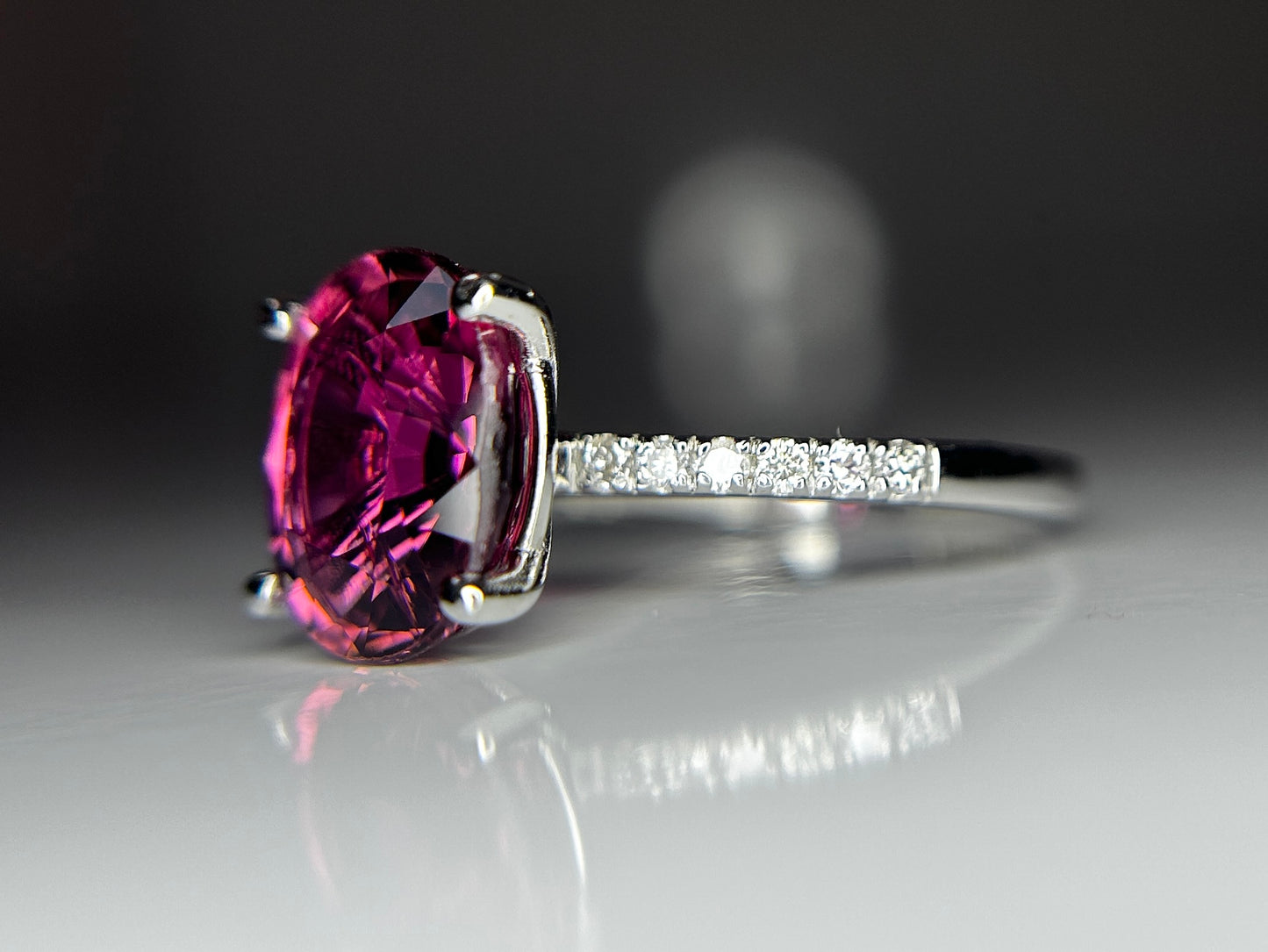 Beautiful 3.60CT Natural Pink Tourmaline With Natural Diamonds & 18k Gold