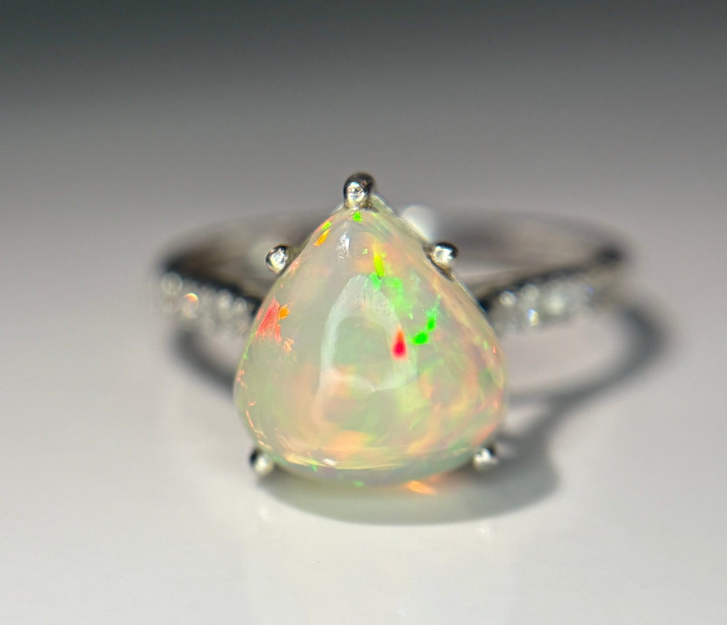 Beautiful Natural Fire Opal 2.16 CT Ring With Natural Diamond and 18k Gold