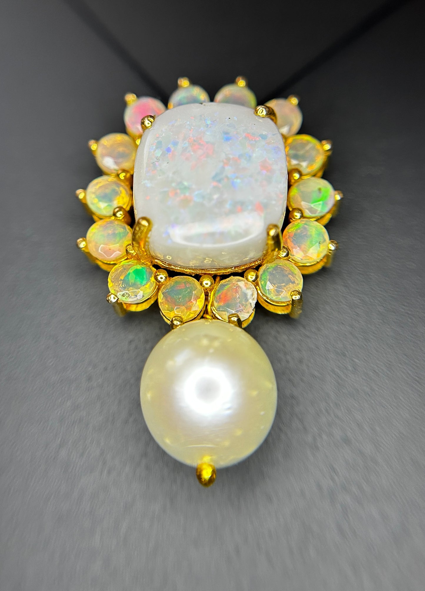 Beautiful 24.50ct Natural Australian Opal and Southsea Pearl Pendant & 18k Gold