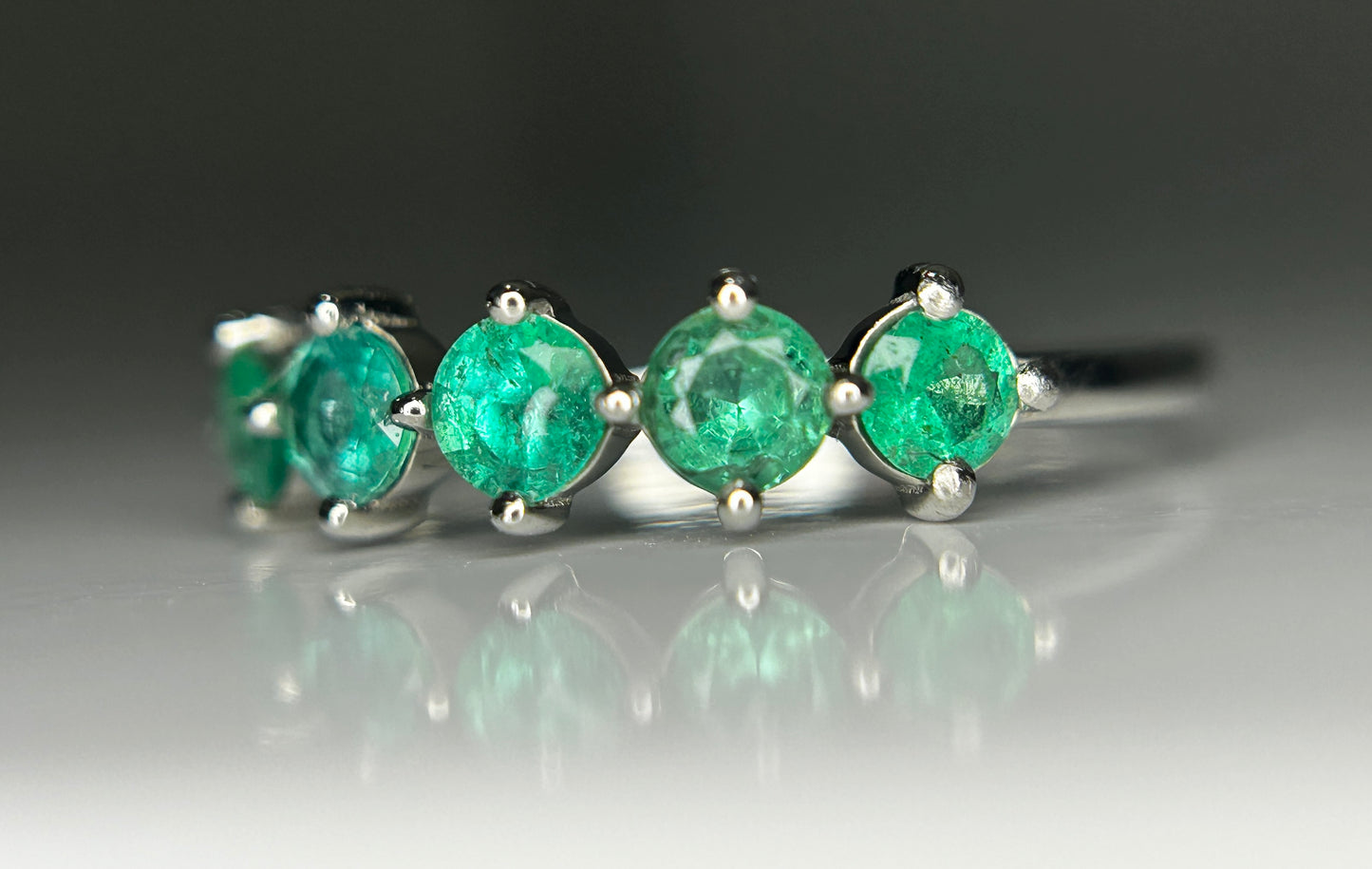Beautiful 0.59Ct Natural Emerald Ring & Platinum 950