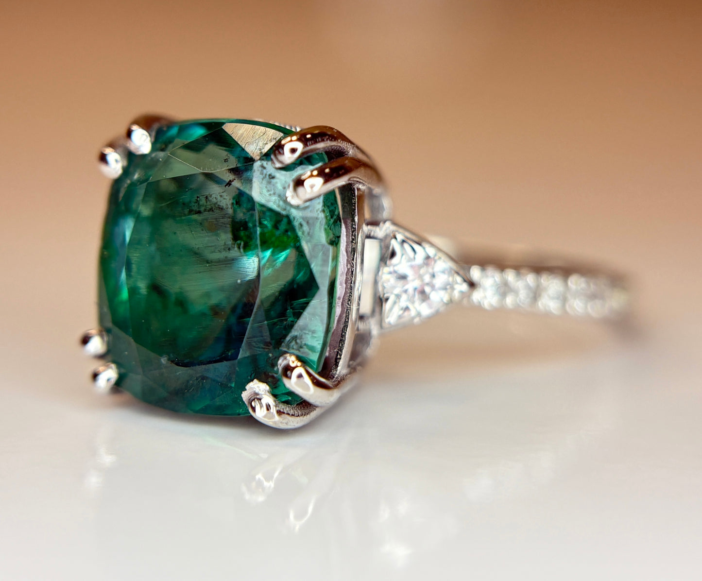 Beautiful Natural Emerald 4.75 CT With Natural Diamonds & 18k Gold