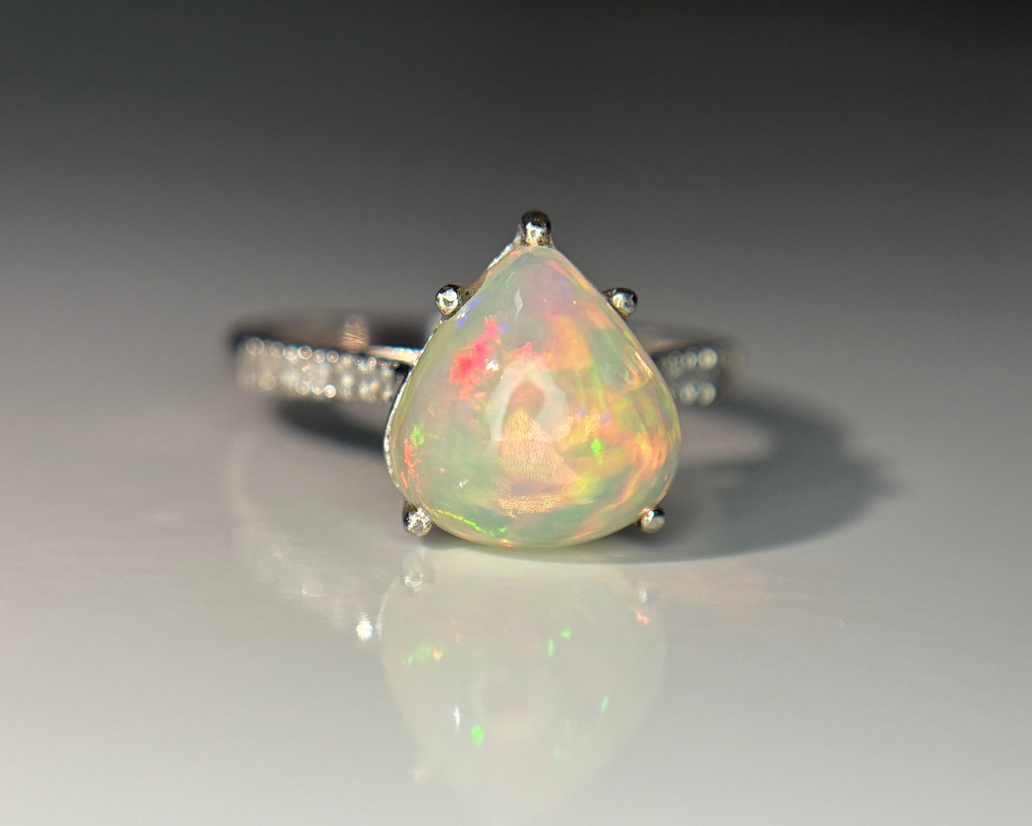 Beautiful Natural Fire Opal 2.16 CT Ring With Natural Diamond and 18k Gold