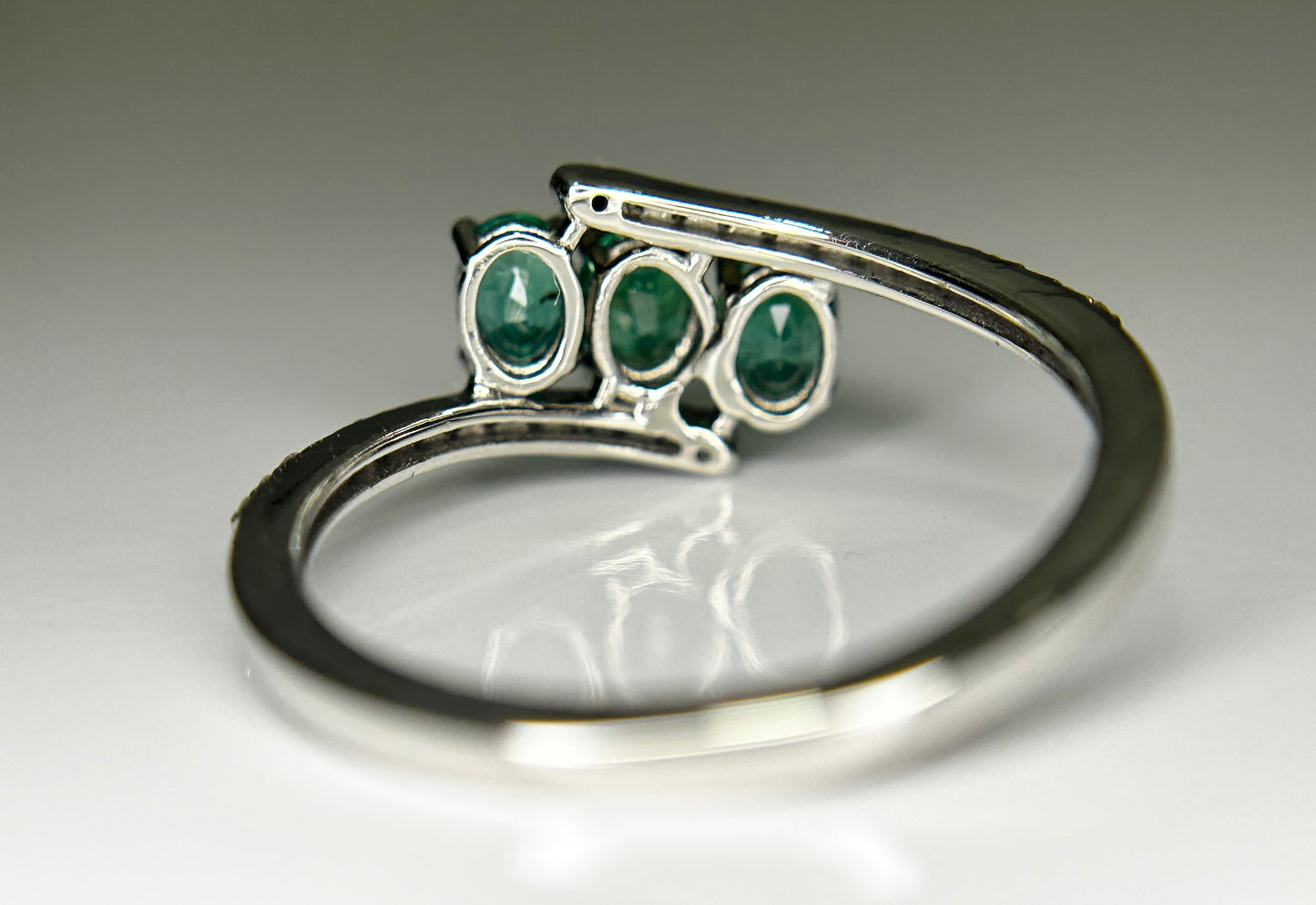 Beautiful 0.62Ct Natural Emerald Ring With Natural Diamonds & Platinum 950