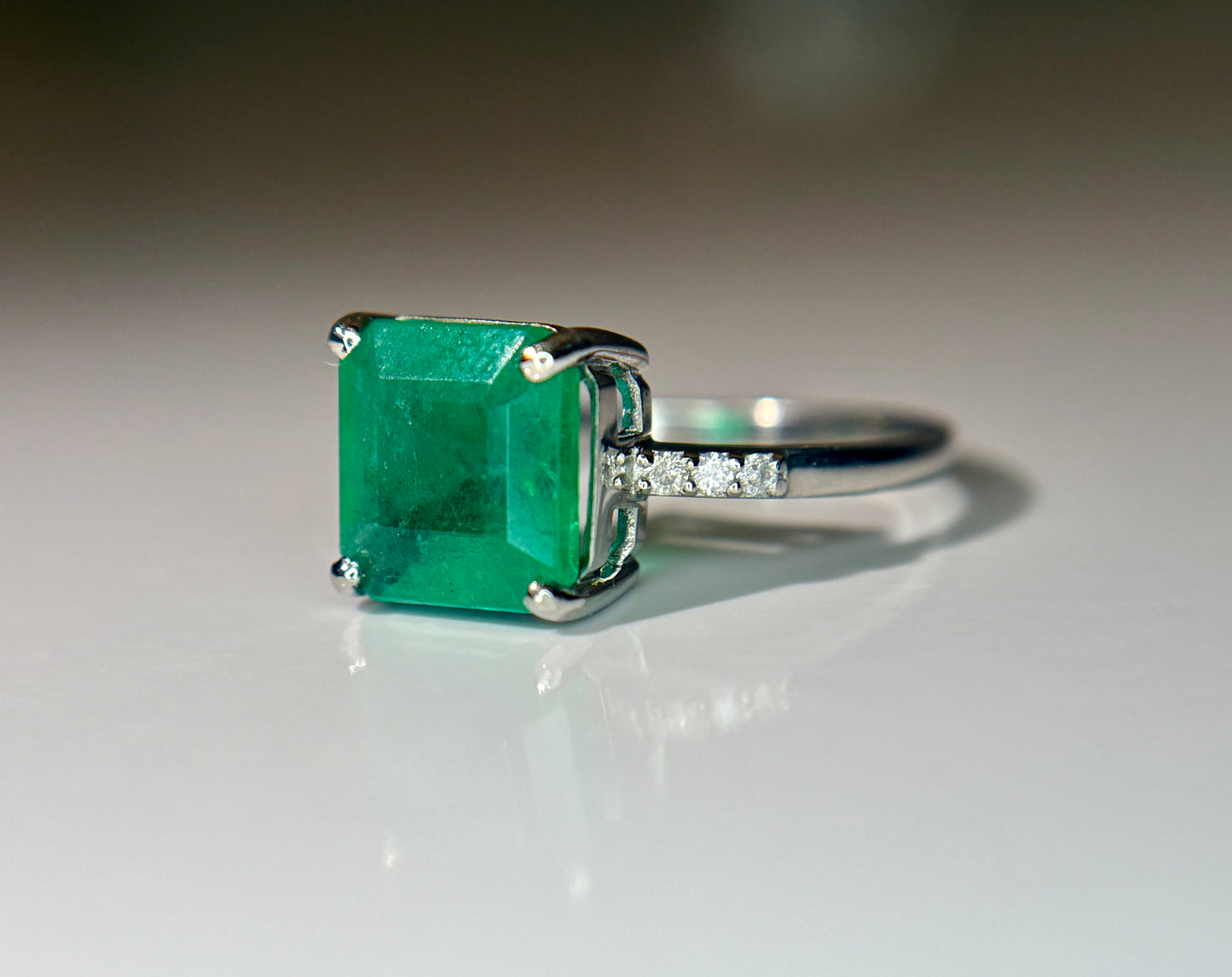 Beautiful 2.65 CT Natural Emerald Ring With Natural Diamonds & Platinum 950