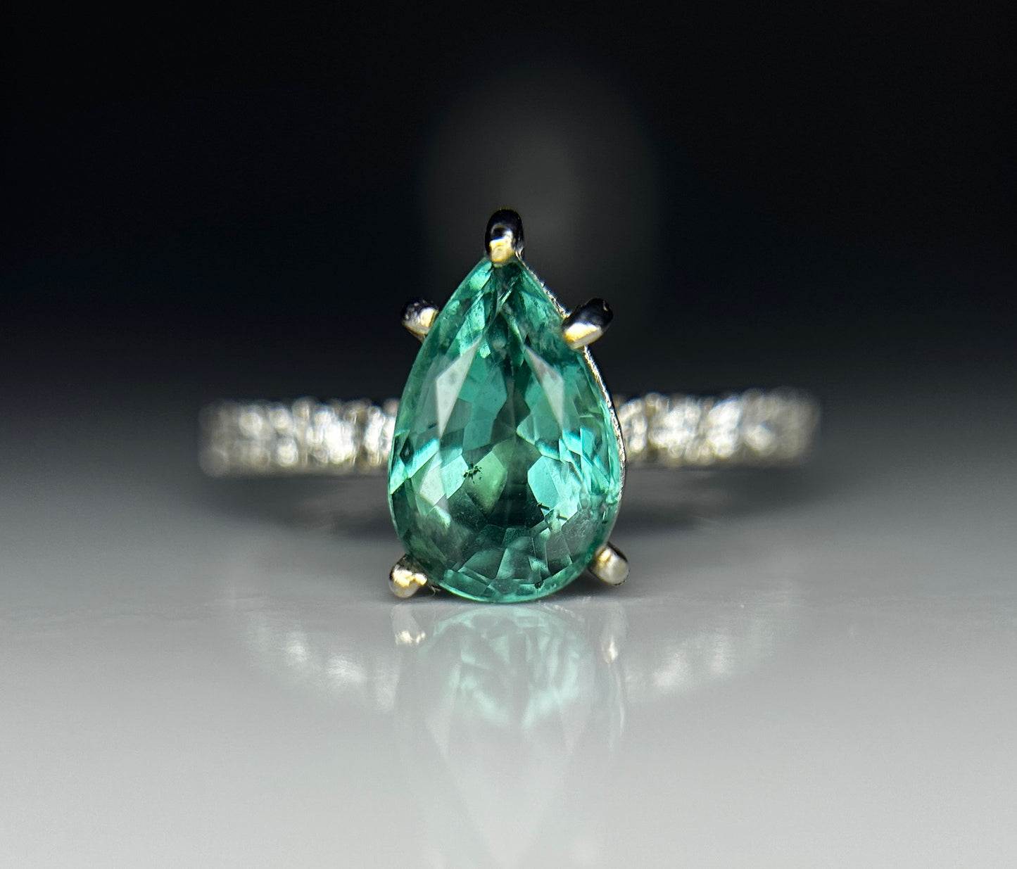 Beautiful Natural Emerald With Natural Diamonds & 18k Gold