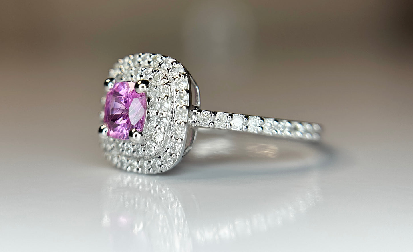 Beautiful 0.63 CT Unheated Ceylon Pink Sapphire With Natural Diamonds & 18k Gold
