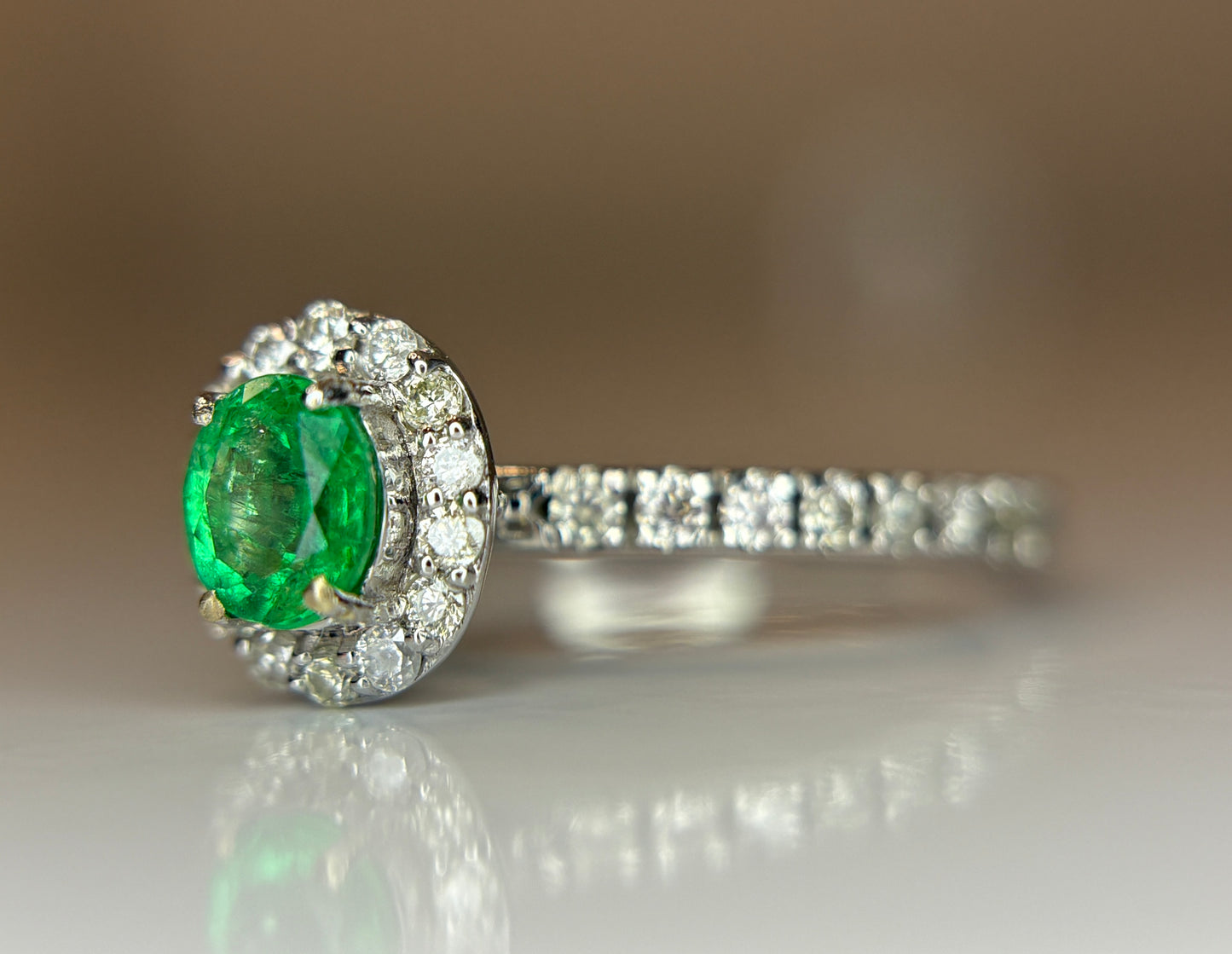 Beautiful 0.42 CT Natural Emerald With Natural Diamonds & 18k Gold