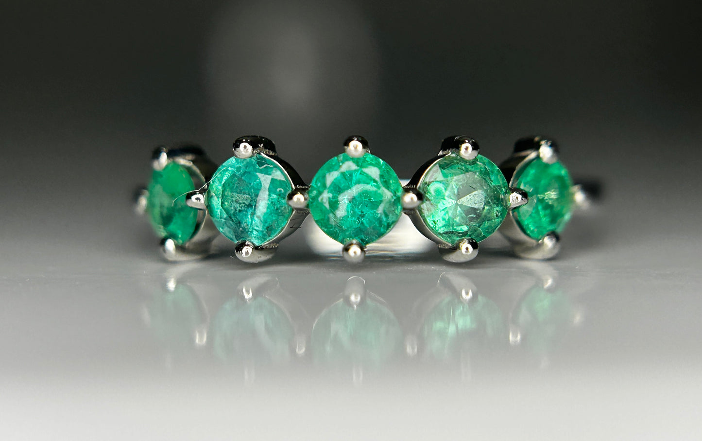 Beautiful 0.59Ct Natural Emerald Ring & Platinum 950