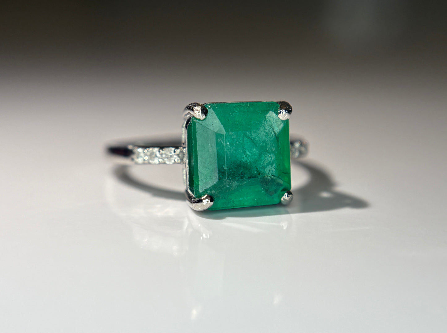 Beautiful 2.65 CT Natural Emerald Ring With Natural Diamonds & Platinum 950