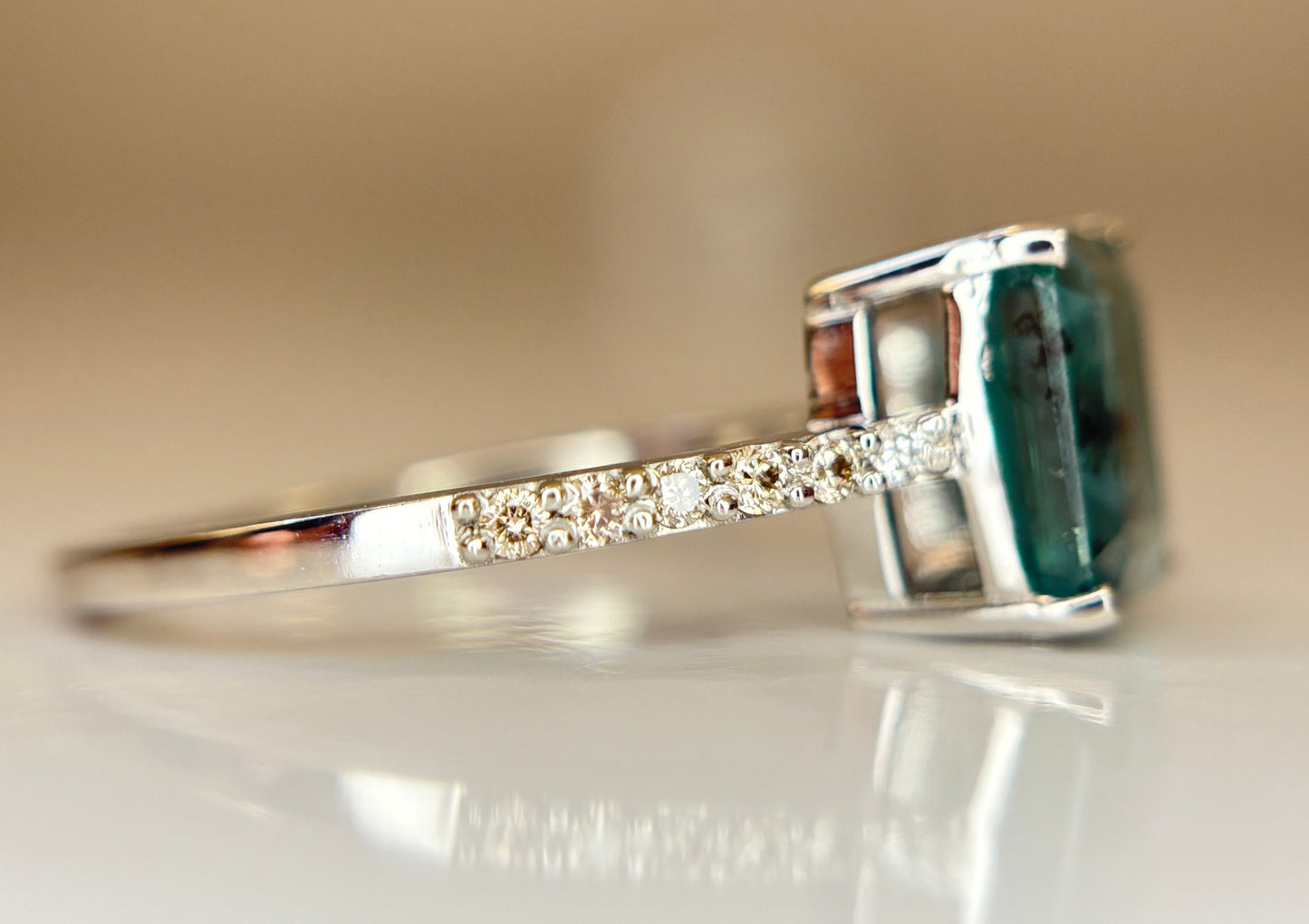 Beautiful 1.86 CT Natural Emerald Ring With Natural Diamonds & Platinum 950