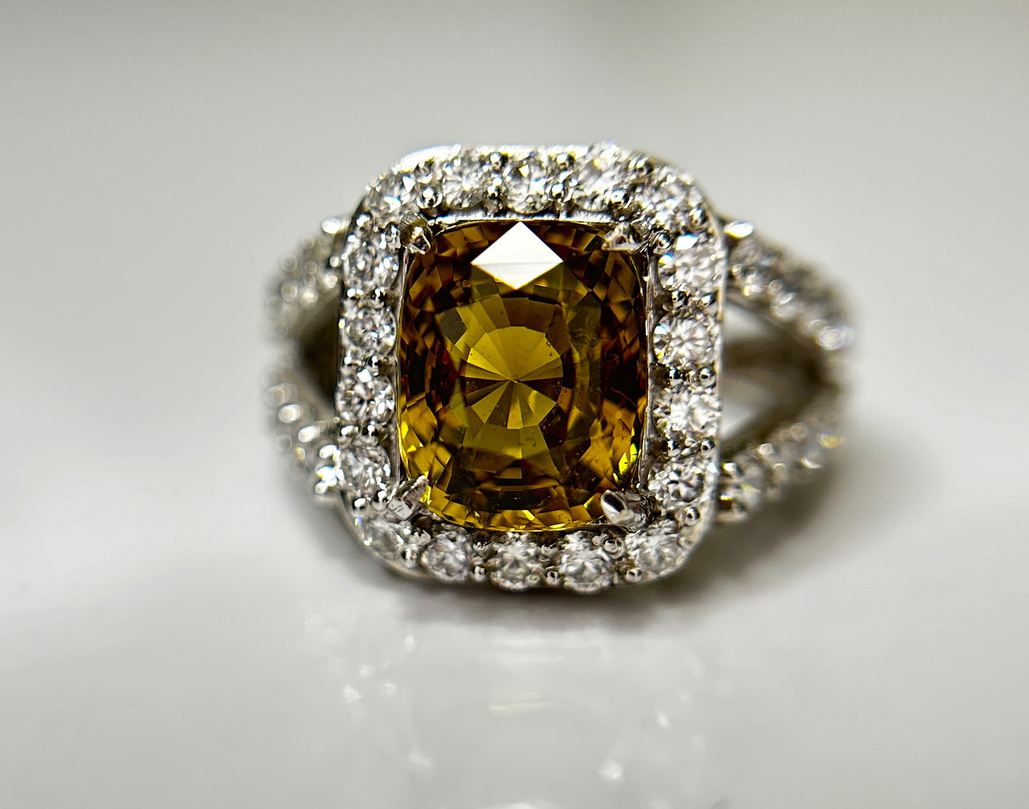 GIA Certified Natural Alexandrite 4.17ct Ring With 1.55 Cts Diamond & 18k White