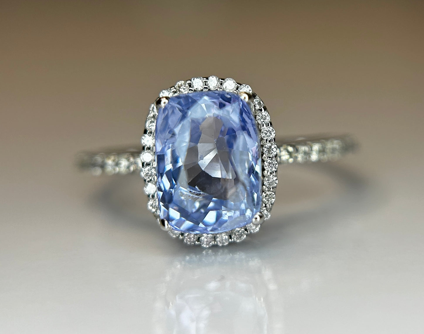 2.83 CT Unheated/Untreated Ceylon Cornflour Blue Sapphire Diamonds & 18k Gold