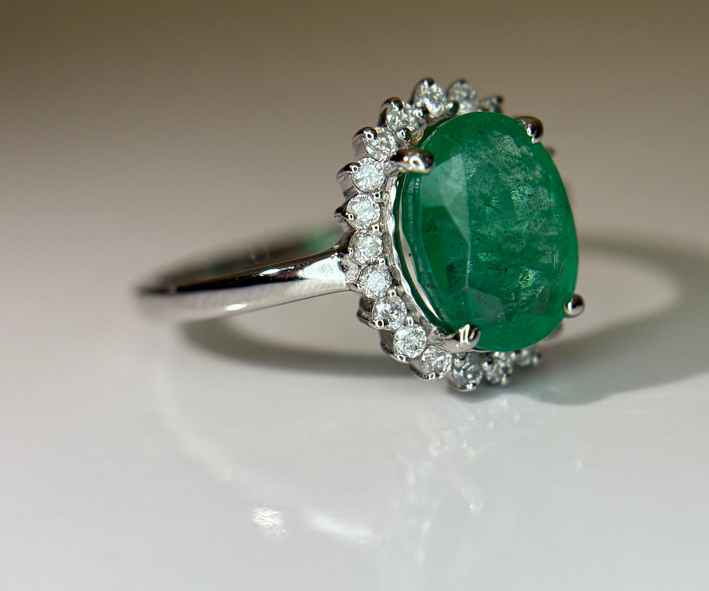 Beautiful 2.30 CT Natural Emerald Ring With Natural Diamonds & Platinum 950