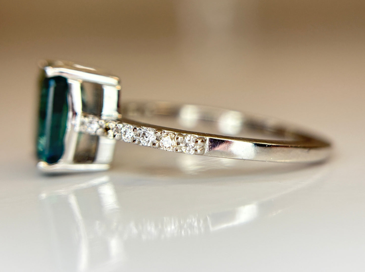 Beautiful 1.86 CT Natural Emerald Ring With Natural Diamonds & Platinum 950