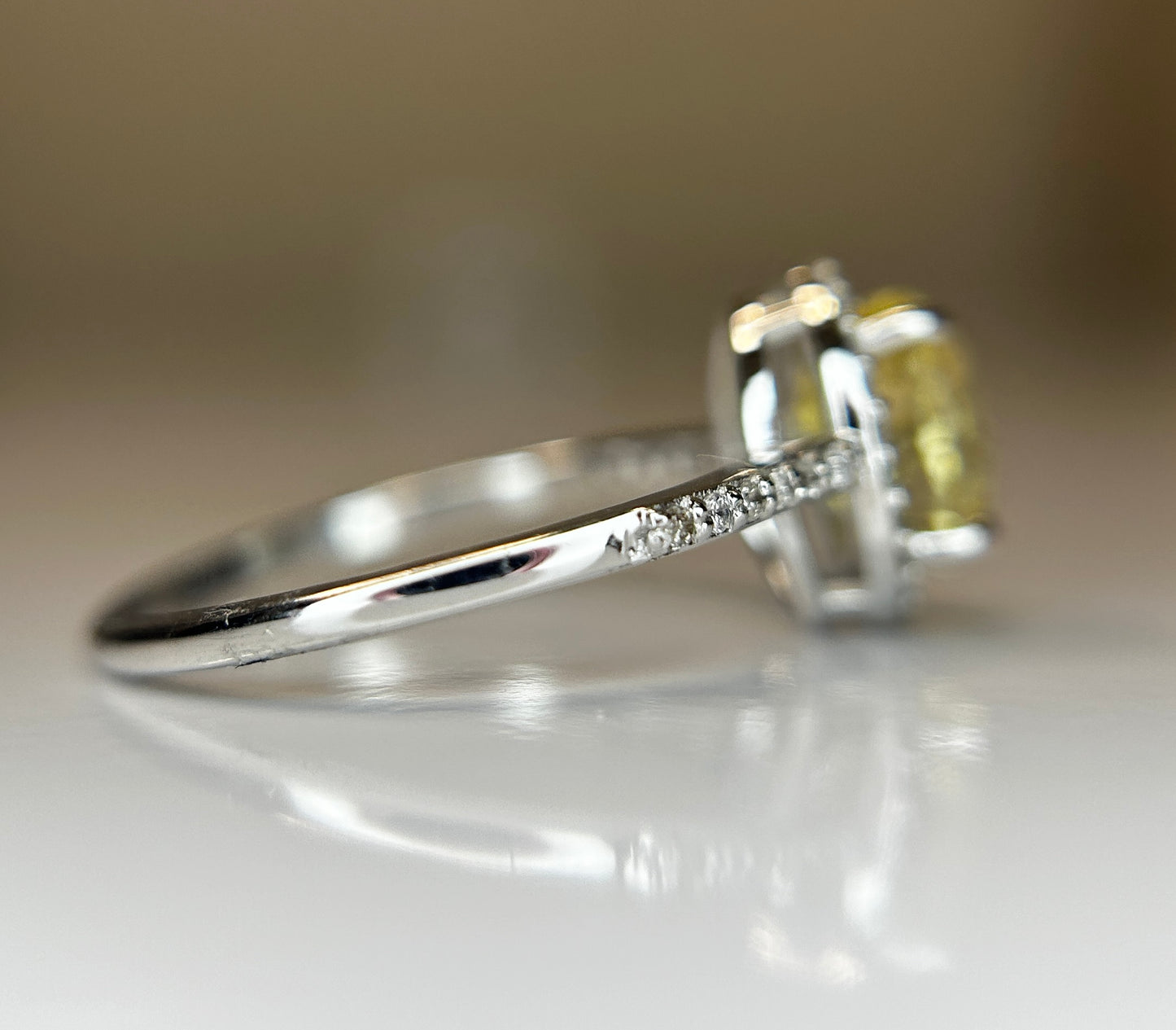Beautiful Unheated Untreated Natural Ceylon yellow Sapphire Diamonds & 18k Gold