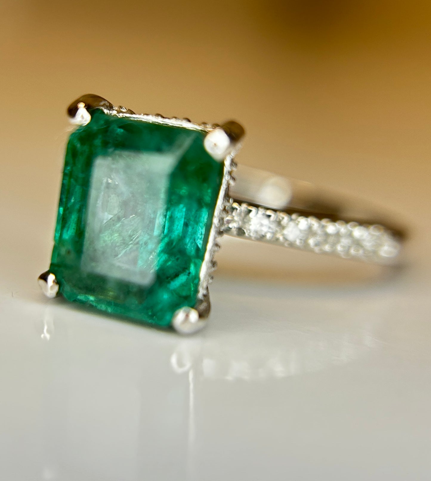 Beautiful Natural Emerald 2.64 CT With Natural Diamonds & 18k Gold