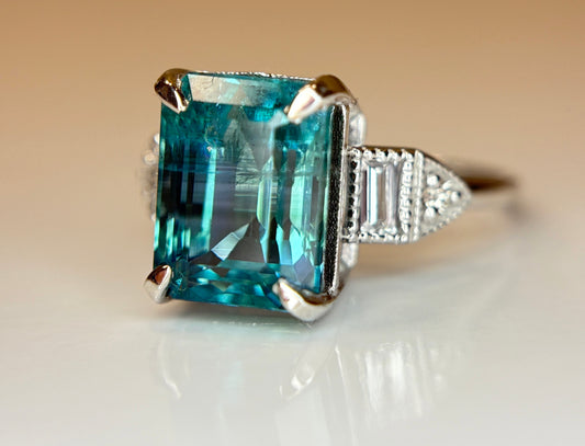 Beautiful 4.30 CT Natural Emerald With Natural Diamonds & 18k Gold