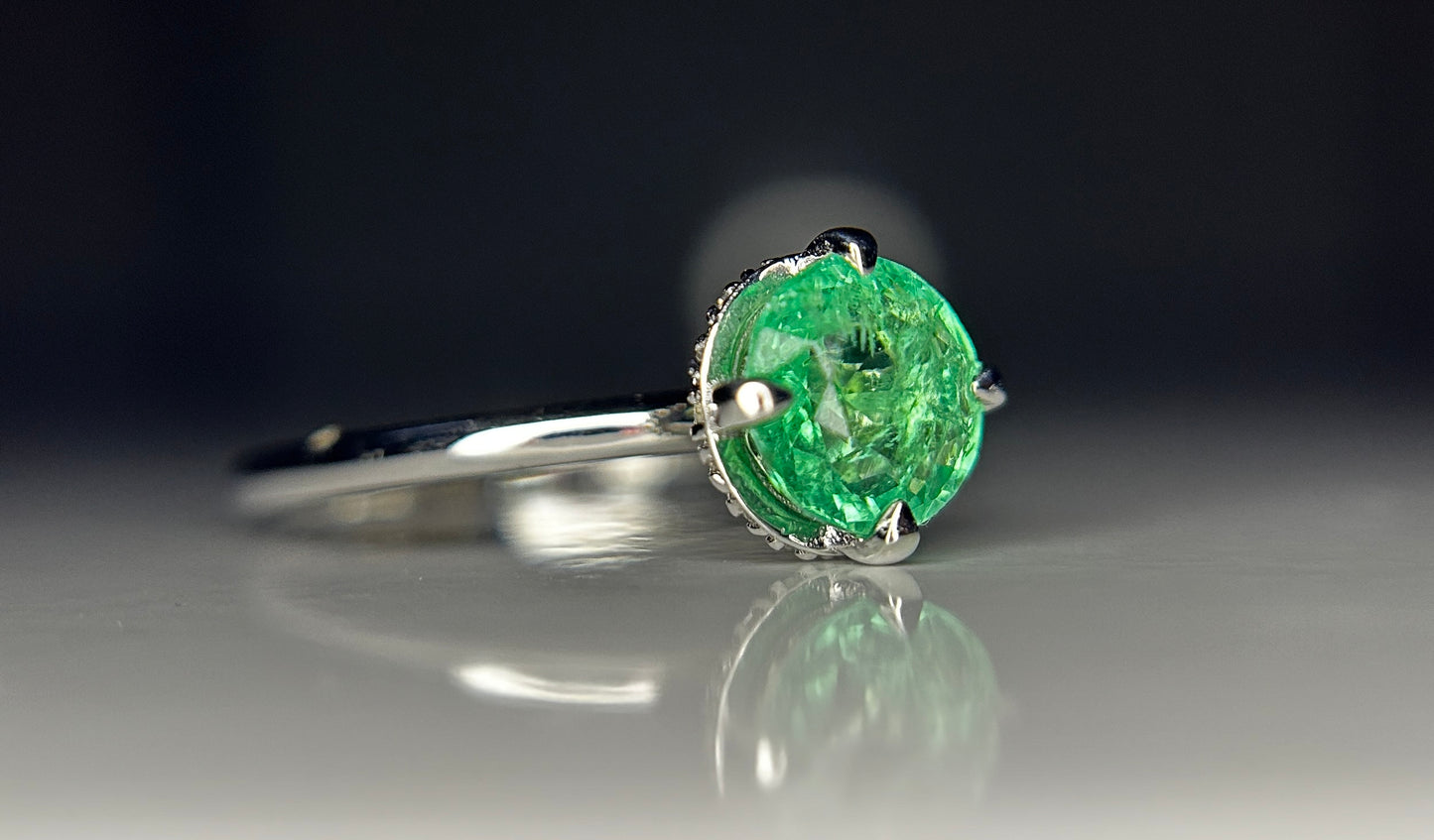 Beautiful 1.07ct Natural Emerald With Natural Diamonds & 18k Gold